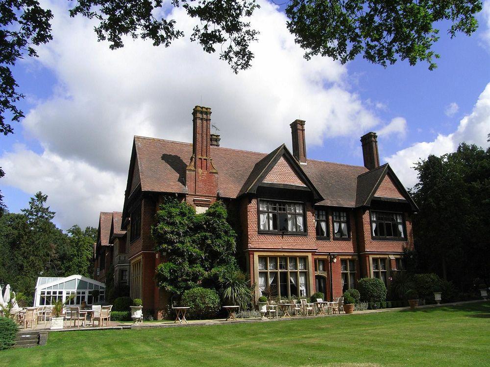 Stanhill Court Hotel, A Member Of Radisson Individuals Charlwood Exterior photo