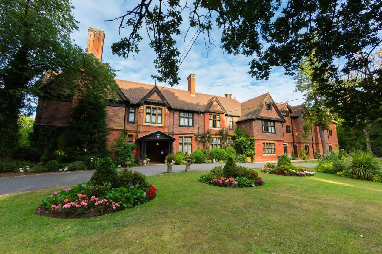 Stanhill Court Hotel, A Member Of Radisson Individuals Charlwood Exterior photo